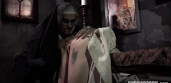  HORRORPORN Damned Nun